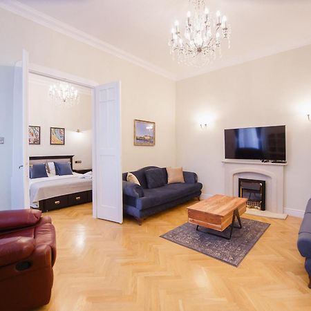 Apartmán Retro Vibes Near Piata Unirii Oradea Exteriér fotografie