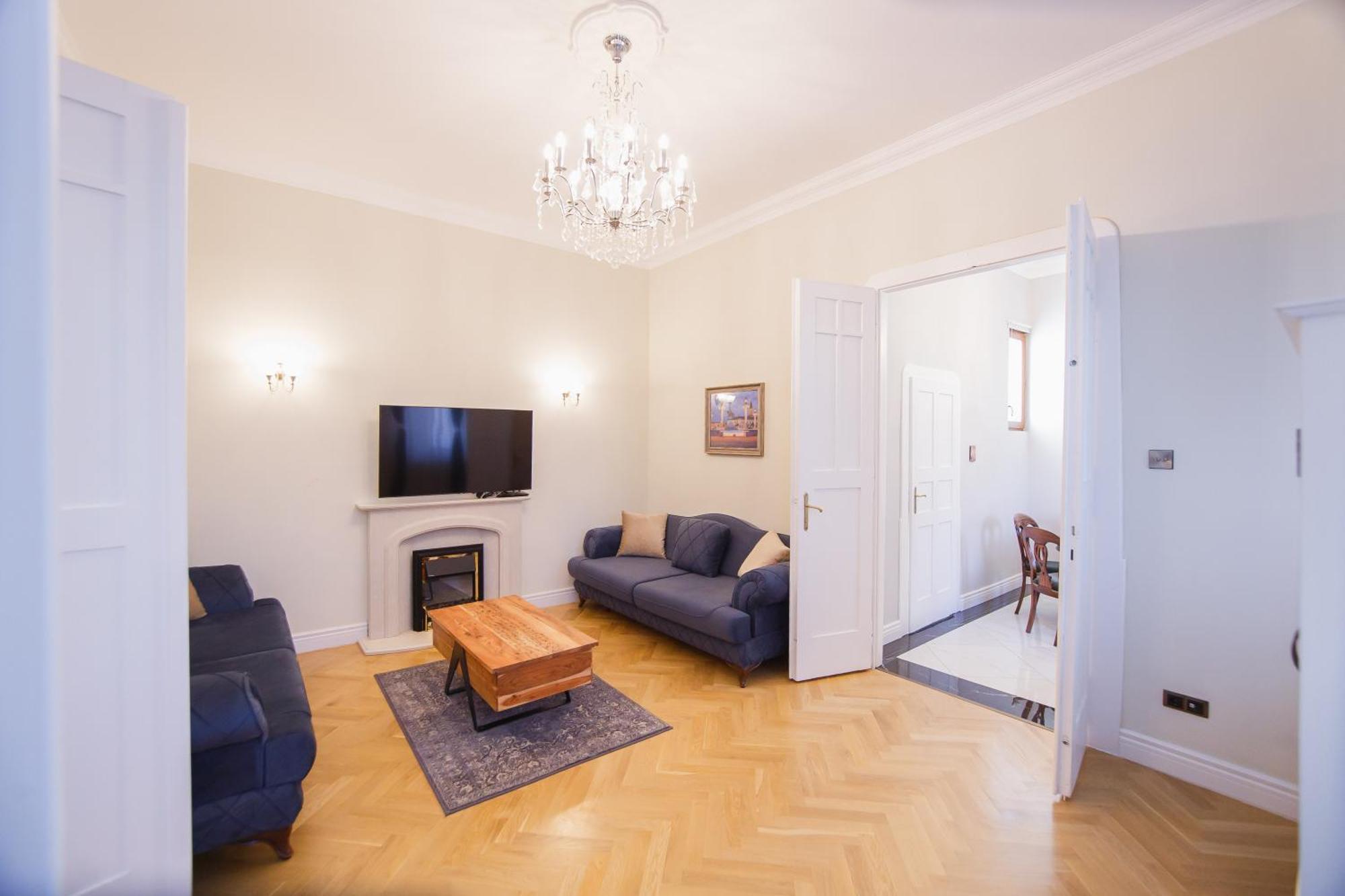 Apartmán Retro Vibes Near Piata Unirii Oradea Exteriér fotografie